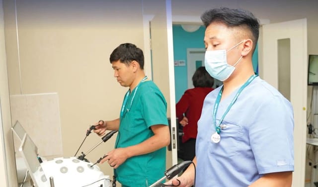 Training on simulation trainers